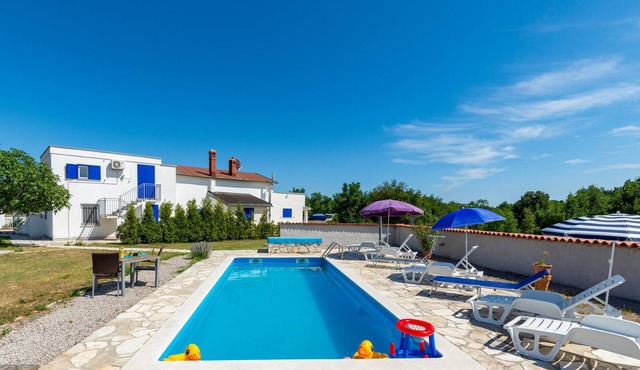 Lovely apartment in Trget