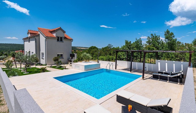 Lovely home in Ribnica - Krusevo