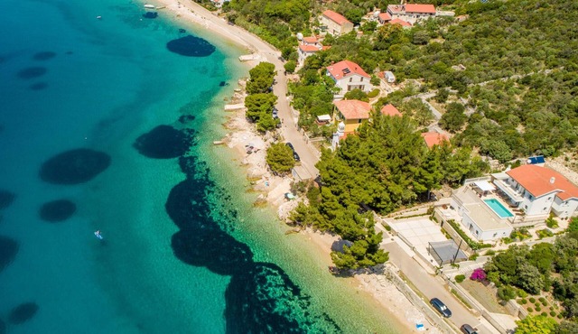 Lovely home in Martinscica in Martinscica