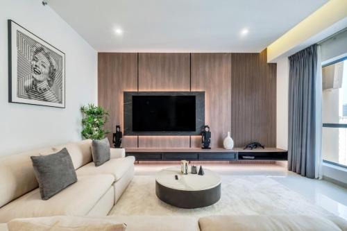 Luxurious Brand New 2BR Apartment in Rimal 1 I Steps to the JBR Beach I GYL Holiday Homes in Dubai