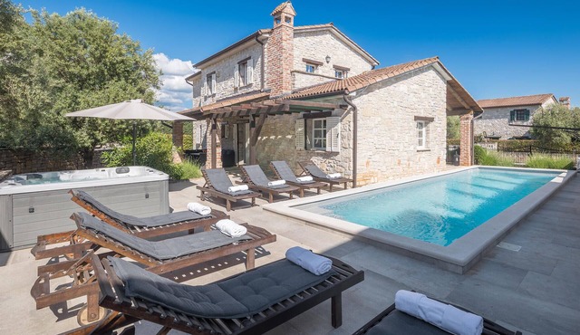 Luxurious home in Visnjan