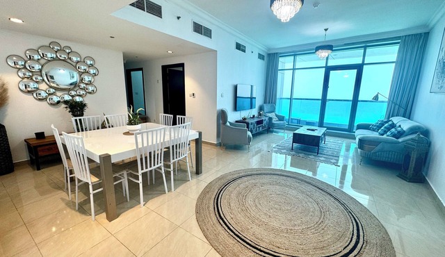 Luxury 2 bedrooms front beach sea view amazing WiFi, gym, pool, sauna, hammam in Ajman