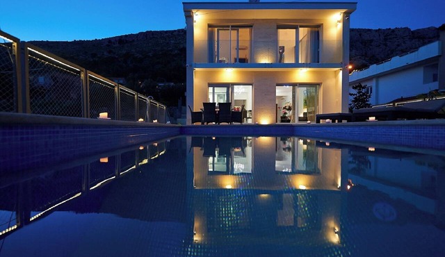 Luxury 5-Star Villa Maranata/Pool, Sea View, Spa, Gym, Pet-Friendly near Split