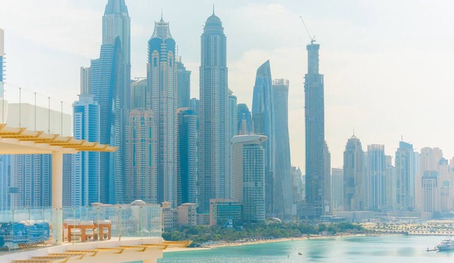 Luxury Apt & Private Beach - FIVE Palm Jumeirah in Dubai
