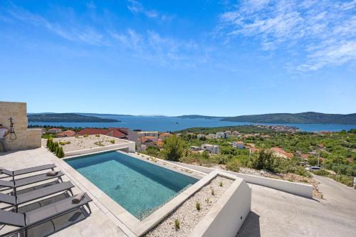 Luxury Imperial Sea Horizon Villa