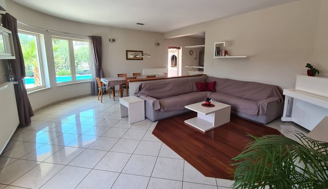 Luxury private family oasis with pool, game room and peaceful garden. in Kaštel Novi