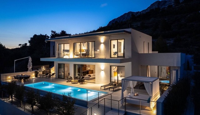 Luxury Villa Andoris with Gym, Spa, Heated pool in Omis