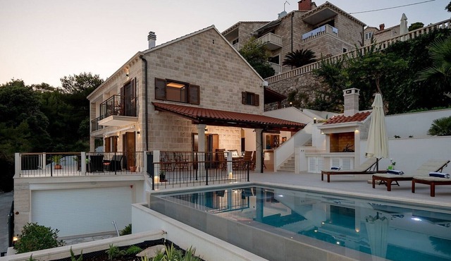 Luxury Villa Emotion Brac with private pool, gym, children are welcomed, pets are allowed and by the sea in Selca