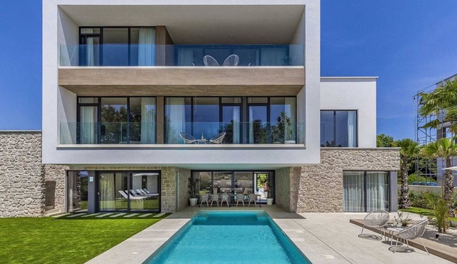Luxury Villa Estrellis with Pool in Medulin
