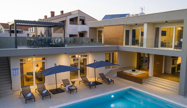 Luxury villa Mary Lou with pool and spa area
