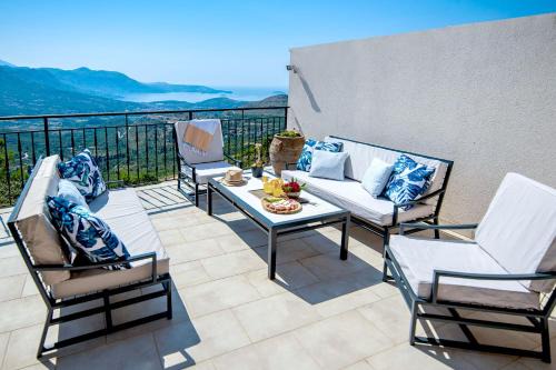 Luxury Villa Rock with pool and Jacuzzi near Dubrovnik in Ivanica
