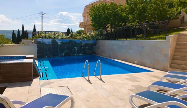 Luxury Villa with Private Pool and Jacuzzi in Mostar
