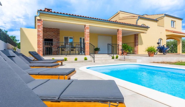 Mate Garden Villa