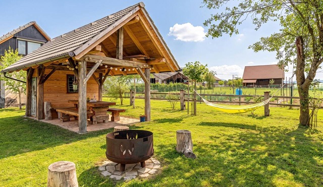 Mimi Cottage w/Sauna near Kolpa River, Gradac, Slovenia in Gradac