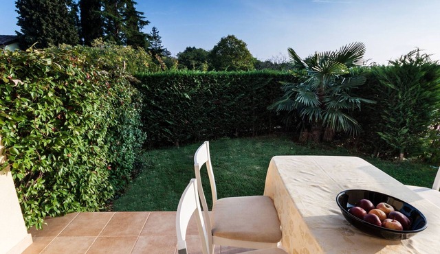 mit privatem Garten und Terrasse by Interhome in Umag/Juricani
