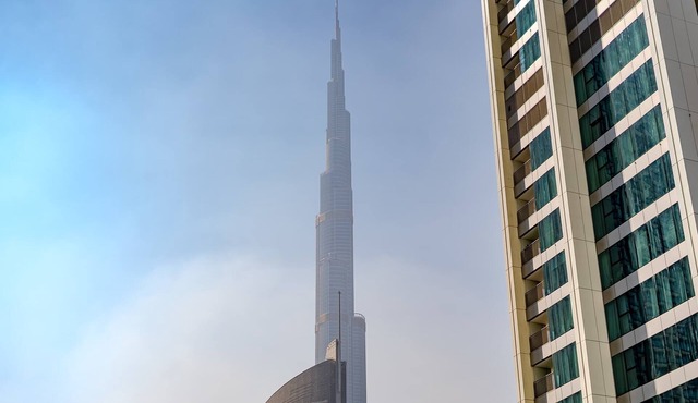 Modern 3BR Home, Maids Room, Burj Khalifa View in Dubai
