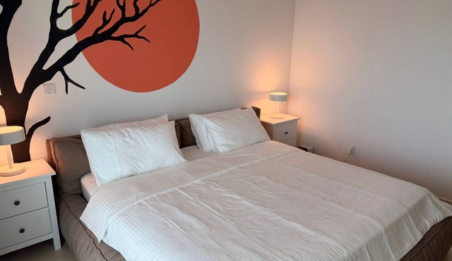 Modern Comforts: Al Raha Beach modern 1 bedroom near AD airport in Abu Dhabi