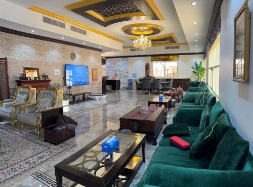 Mount Hut in Dubai