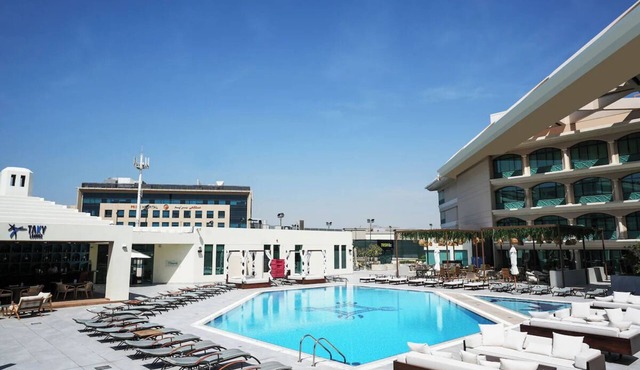 Movenpick Al Bustan | Executive Room | 5-Star Stay, Health Club, Easy Access in دبي