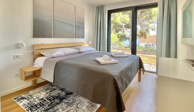 Nautilus-Bay Suites - Two-room suite, sleeps 2-4 (Apt. 411) in Zavala on Hvar