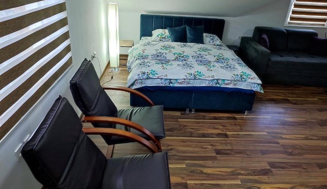 New Modern Duplex with Free Parking