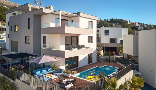 NEW!!Modern Villa Viginti 2 w/Swimming pool and the Sea View in Podstrana