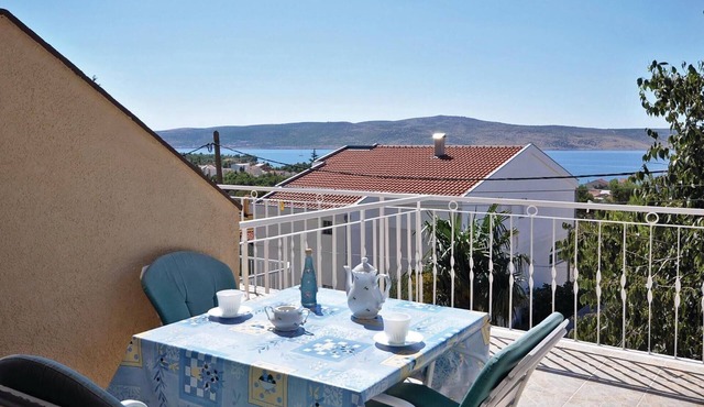 Nice apartment in Starigrad Paklenica