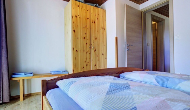 Nice apartment for 10 people with WIFI, TV, balcony, pets allowed and panoramic view in Jesenice