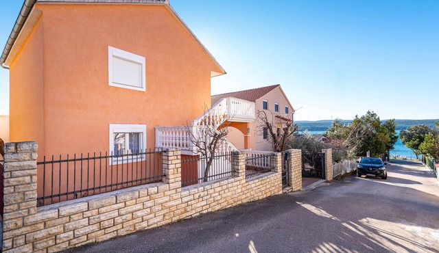 Nice apartment in Krusevo with house sea view