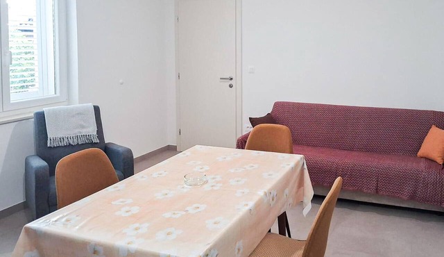 Nice apartment in Makarska with WiFi in Makarska