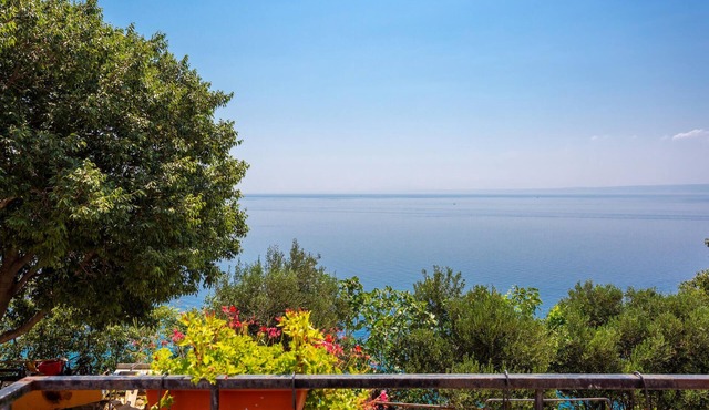 Nice apartment in Stara Baska with house sea view