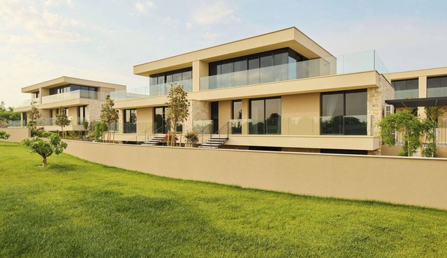 Nice apartment in villa for 8 people with pool, A/C, hot tub, WIFI, TV and terrace