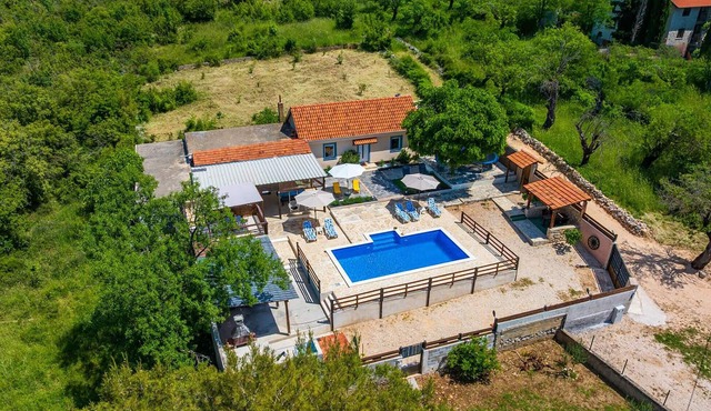 Nice home in Benkovac