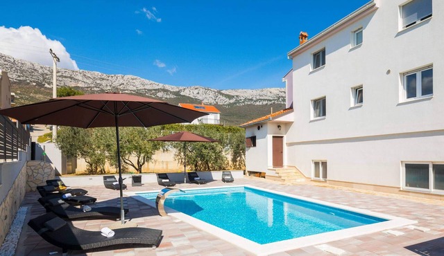 Nice home in Kastel Sucurac with sauna