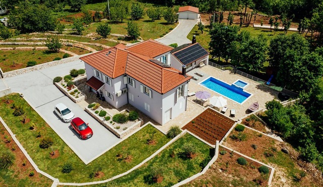 Nice home in Poljica Imotska