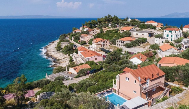 Nice home in Prigradica in Prigradica