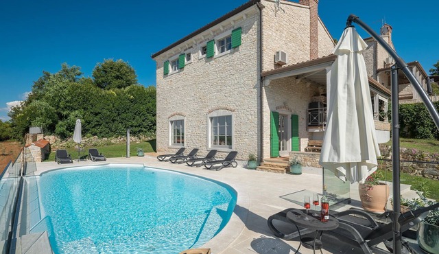 Nice home in Vizinada