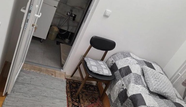 Oaza mira, soba broj 1 sa bračnim krevetom i sa dodatnim krevetom in Niška Banja