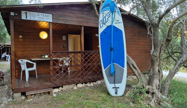 Olive Grove Beachside Cabins 80m from Beach Air-conditioned with Family Spirit under Biokovo