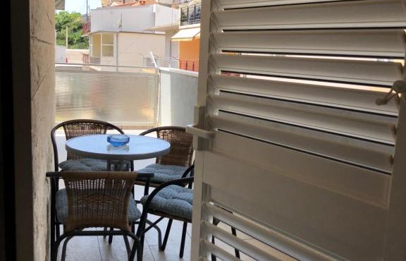 Omis - private Ensuite room with balcony - hotel style
