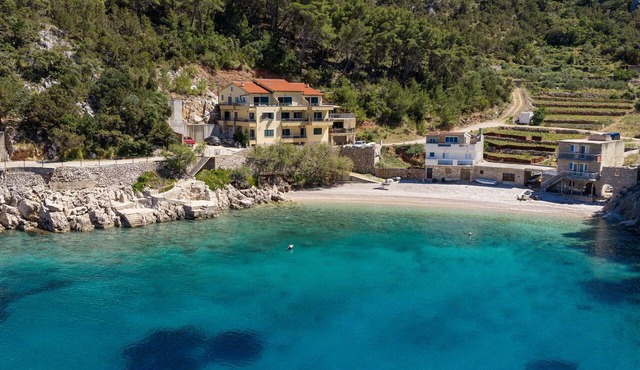One bedroom apartment near beach Cove Mala Pogorila, Hvar (A-27650-b) in Bogomolje