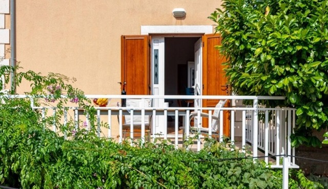 One bedroom apartment near beach Kneža, Korčula (A-9168-a) in Racišce