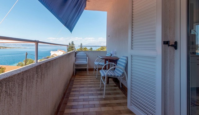 One bedroom apartment near beach Cove Pokrivenik (Hvar) (A-4604-d)