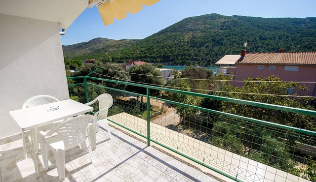 One bedroom apartment with balcony and sea view Grebaštica, Šibenik (A-14317-a)