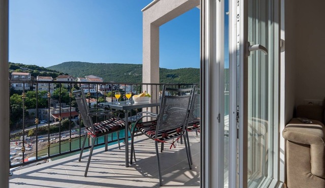 One bedroom apartment with sea view 5 in Neum