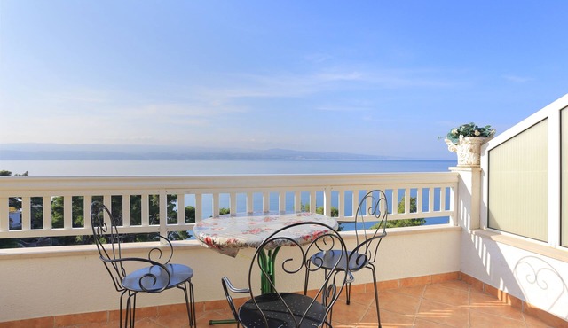 One bedroom apartment with terrace and sea view Balića Rat, Omiš (A-2753-b) in Omiš