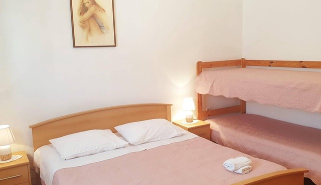 One bedroom apartment with terrace Stanići, Omiš (A-12366-b)