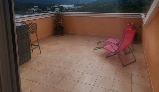 One bedroom apartment with terrace and sea view Supetarska Draga - Gonar, Rab (A-27566-c)