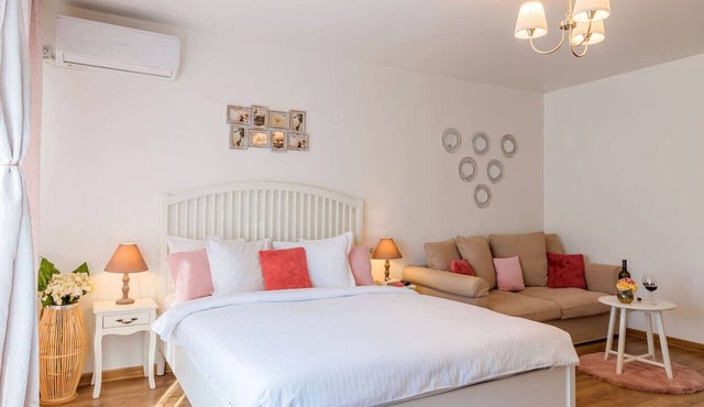 One bedroom in Romania, Bucharest in București