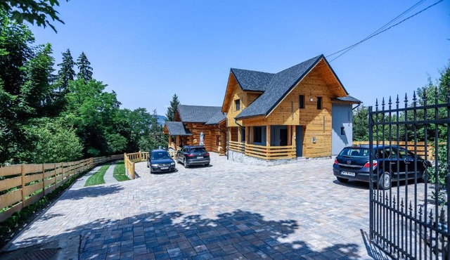 PENSIUNEA IZABELLA, Izabella Chalet in Toplita